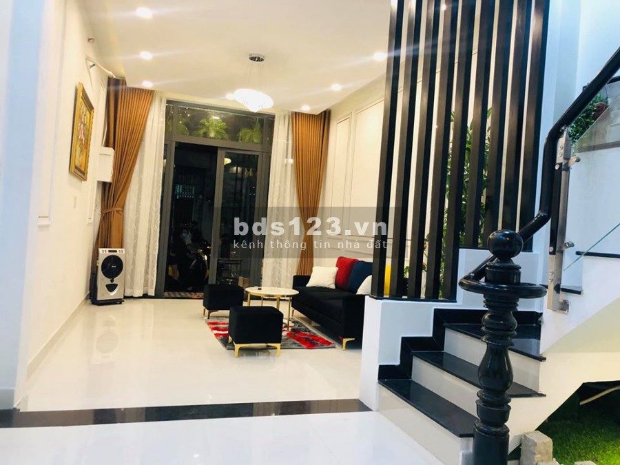 Nhà phố mặt tiền Đất Thánh gần chợ Tân Bình, giá bán 12.4 tỷ, xe ra vào tránh nhau thoải mái
