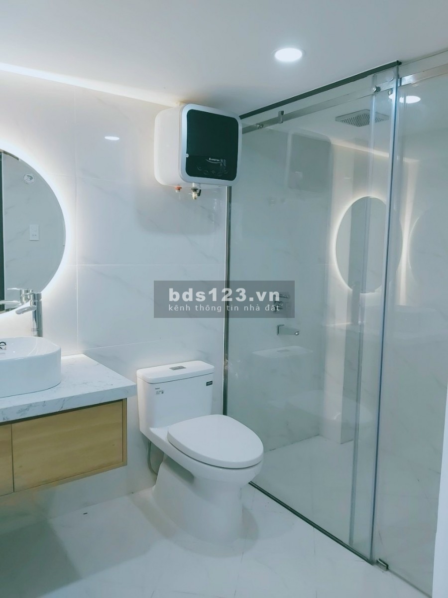 Cần bán gấp căn hộ có đầy đủ nội thất cao cấp ngay trung tâm Quận 3, lhcc
