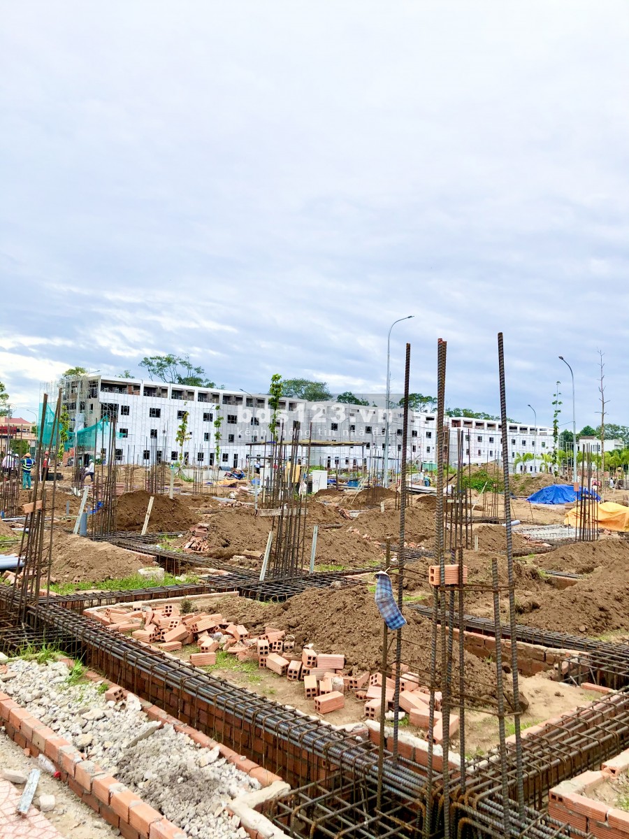 Nhà mới xây mặt phố 4 công viên, khu đô thị tiện ích đủ, liên hệ 038.958.5634