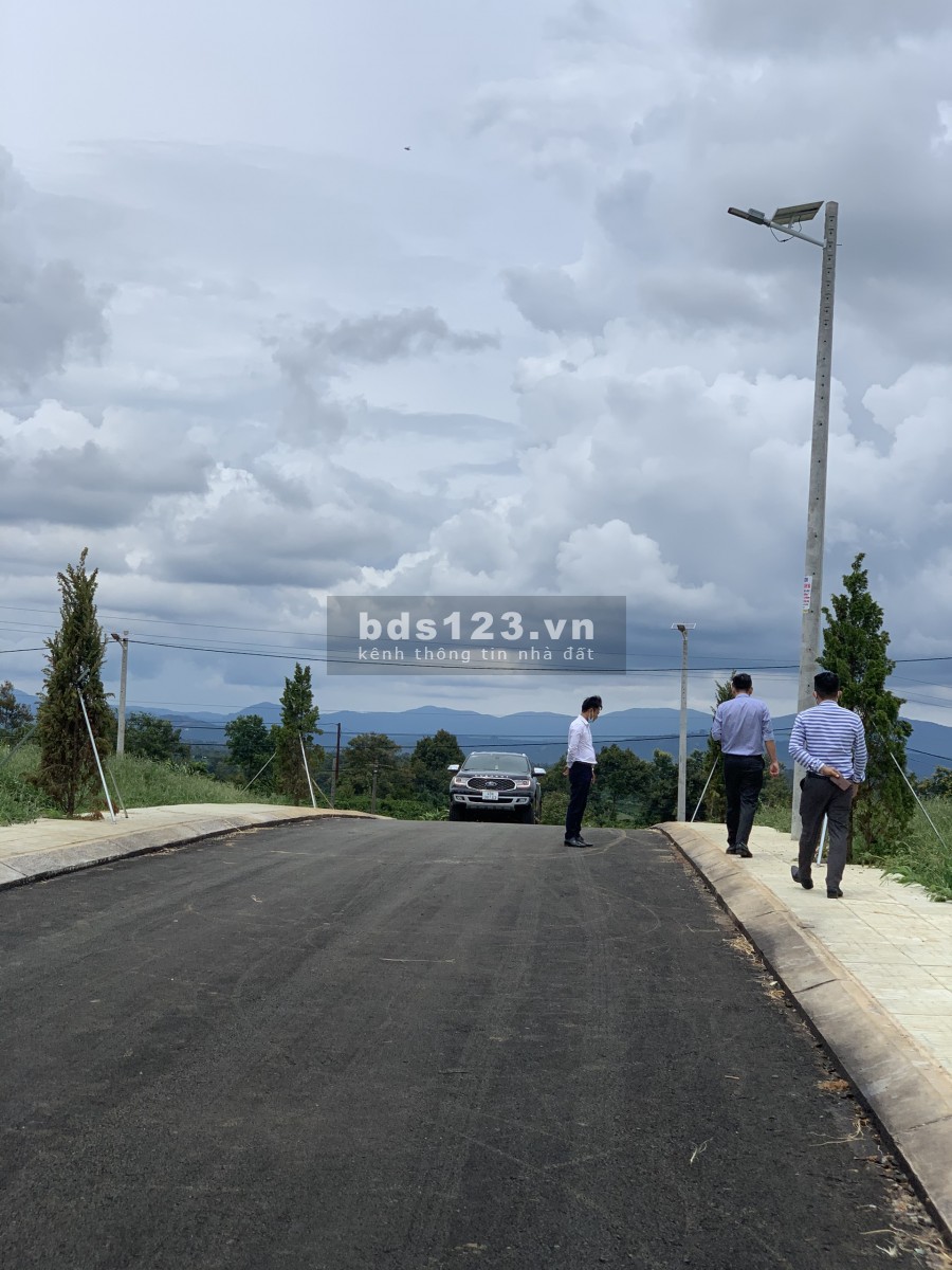 Bán đất ngay nhà hàng Hưng Phát 188m2 =10x20 full thổ cư SHR giá 470 triệu