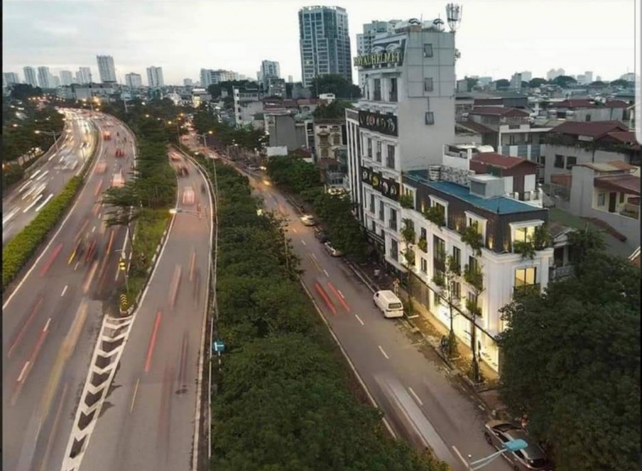 Bán tòa buiding mặt phố 462 đường Bưởi nhà xây mới 8 tầng thang máy, lô góc 2 thoáng, 1 mặt phố, 1 mặt ngõ to