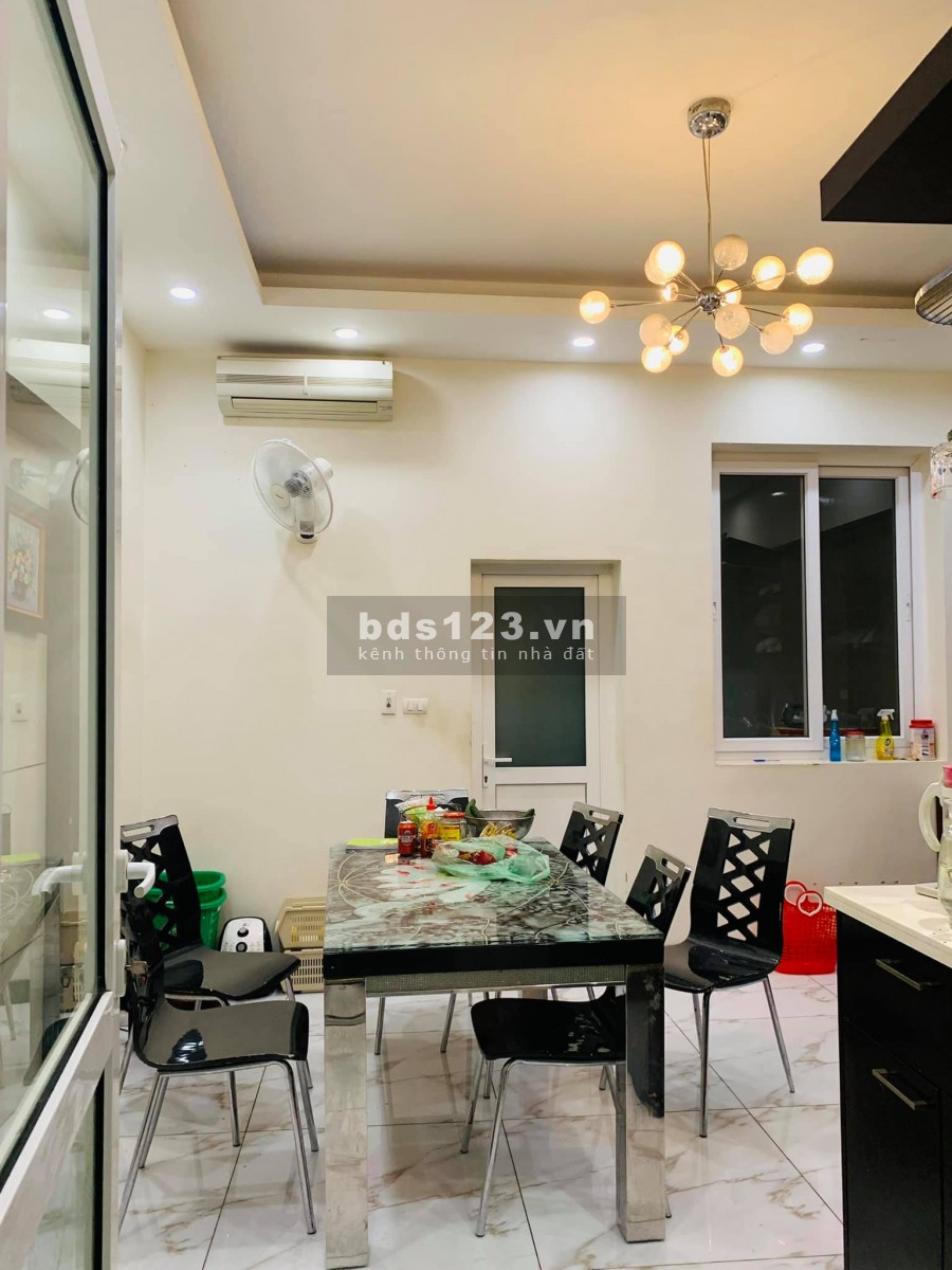 Siêu phẩm, Thang máy, Ngõ to hơn Phố, Trương Định 102m2, 6T, MT5,2m, 13,9 tỷ