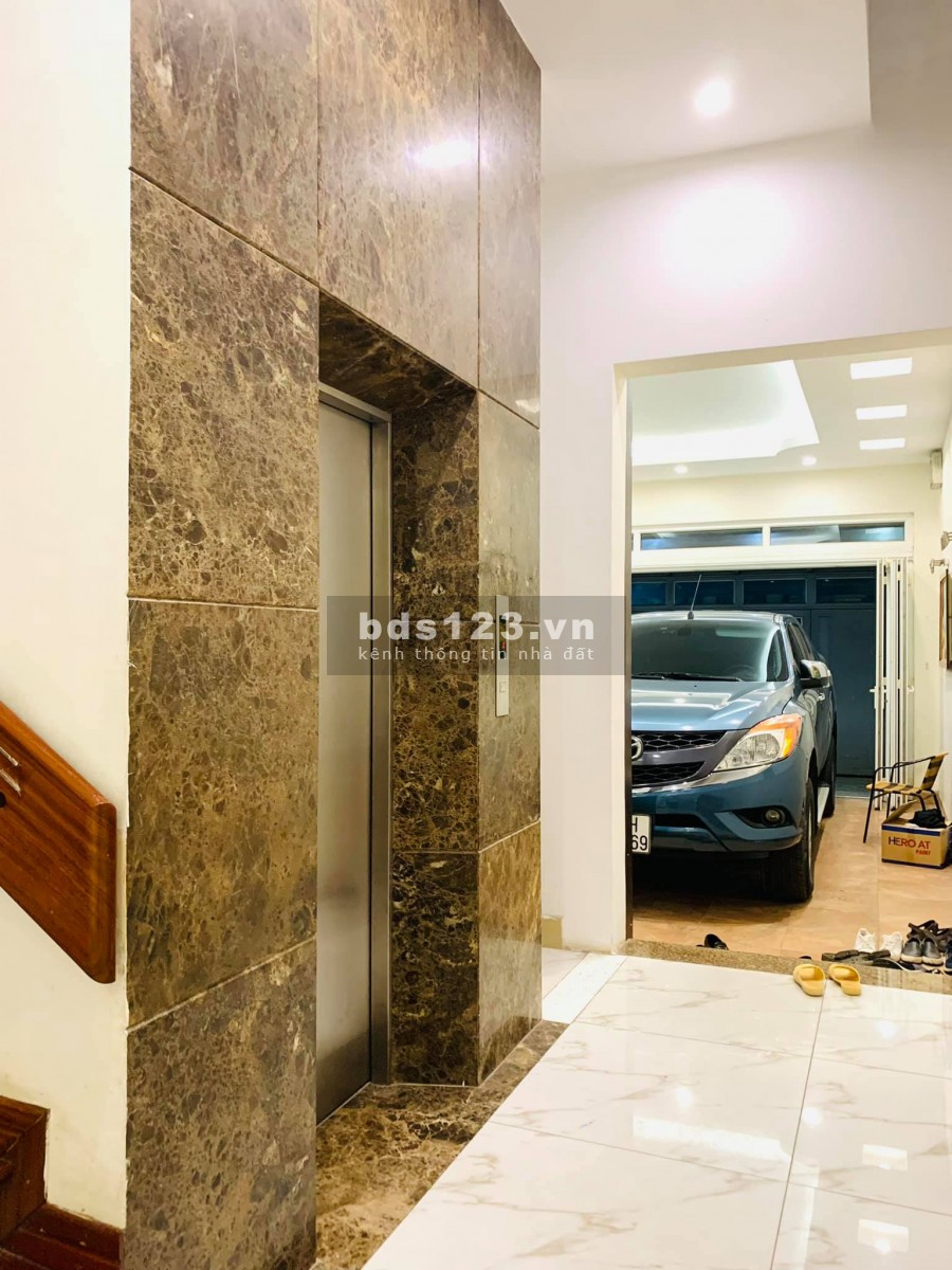 Siêu phẩm, Thang máy, Ngõ to hơn Phố, Trương Định 102m2, 6T, MT5,2m, 13,9 tỷ