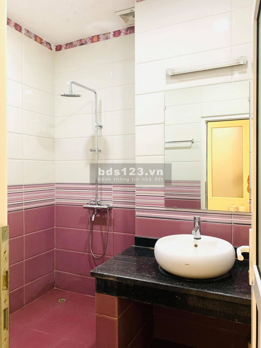 Siêu phẩm, Thang máy, Ngõ to hơn Phố, Trương Định 102m2, 6T, MT5,2m, 13,9 tỷ