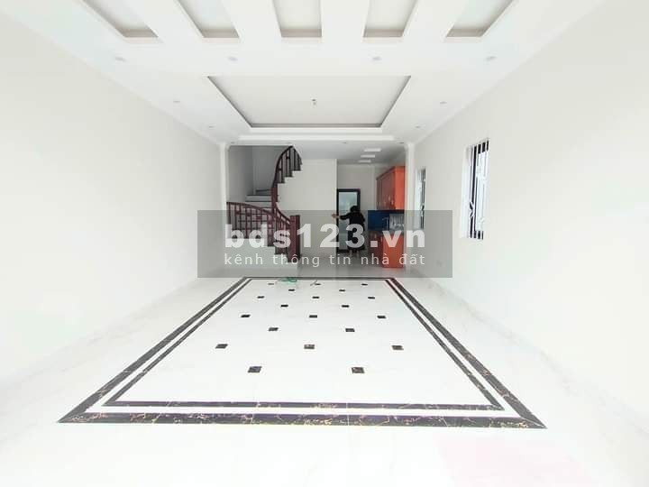 Bán nhà nguyên căn phố Hoà Lâm diện tích 45m2, 4 tầng, mặt tiền 4.5m, giá 2.5 tỷ