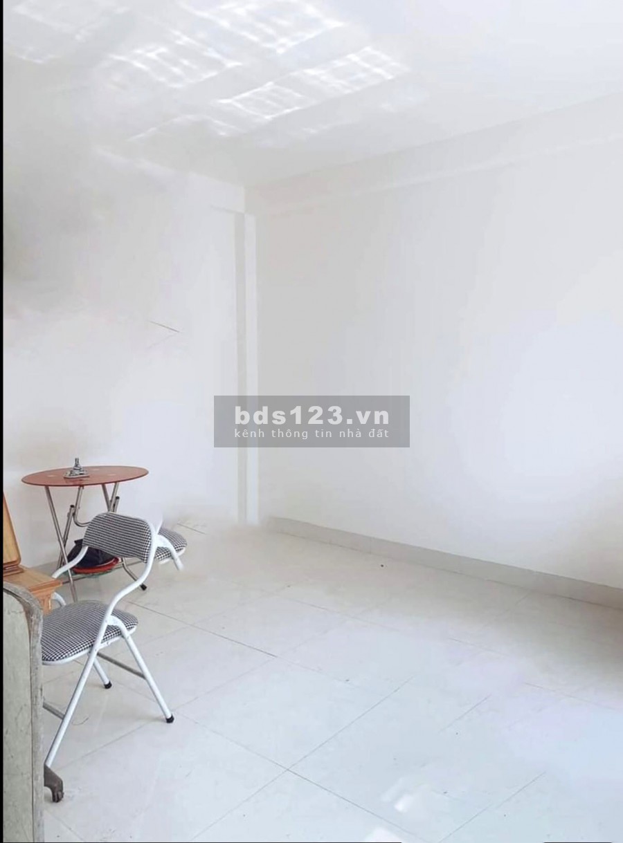 Nhà đẹp phố Hào Nam, Đống Đa 40m*3 tầng, ngõ ô tô vào, 2.95 tỷ.