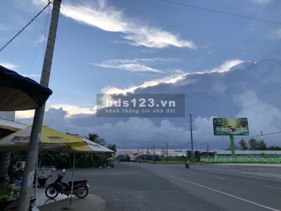 Cần bán đất full thổ cư, gần trung tâm thương mại, sổ riêng từng nền, lhcc