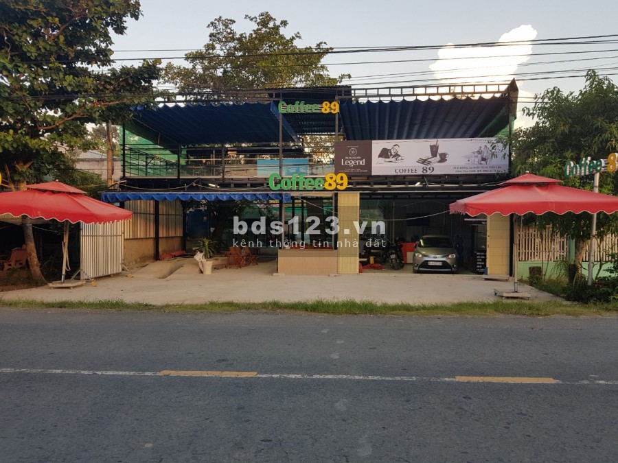 Bán nhà mặt tiền gồm quán cà phê sân vườn và tiệm rửa xe oto rộng 2653m2 tại Trà Vinh