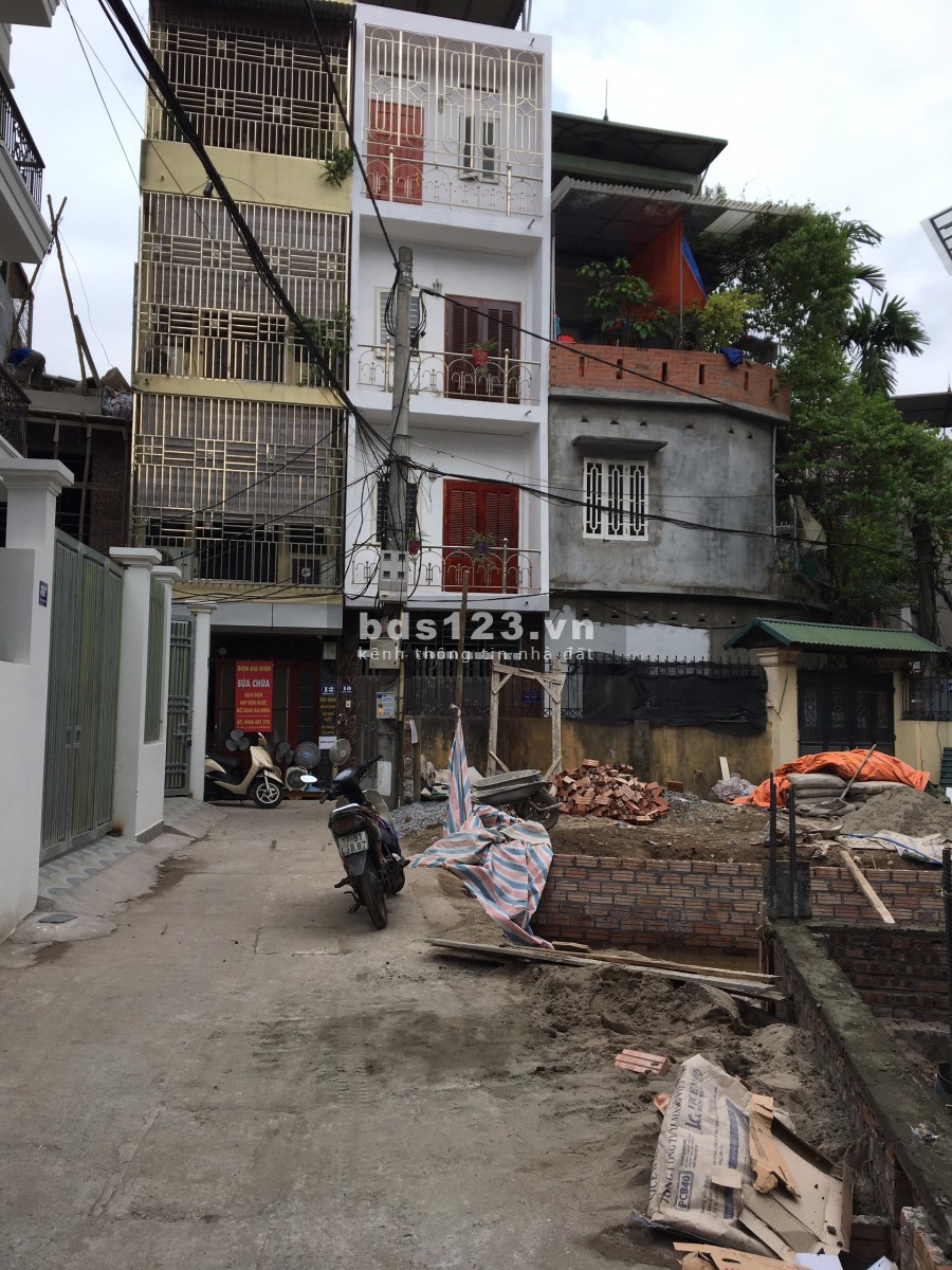Bán nhà khu phân lô hẻm ô tô tải ngõ thông, tặng toàn bộ nội thất, 5 tầng đúc chắc chắn