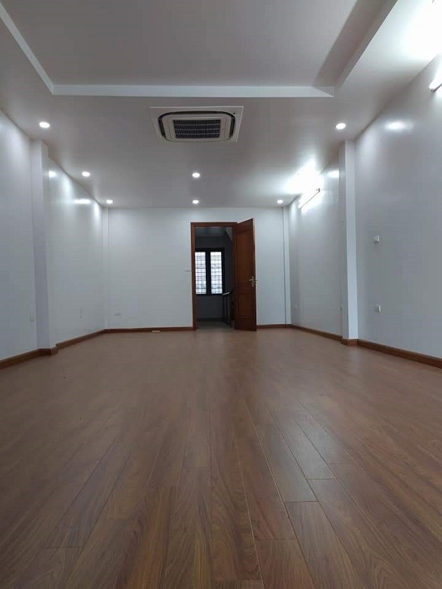 Bán gấp nhà chính chủ 97 Vương Thừa Vũ xây mới 6 tầng giá 4.5 tỷ, chính chủ