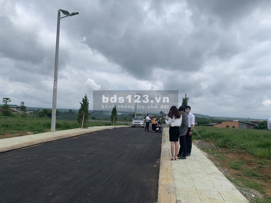 Bán đất ngay nhà hàng Hưng Phát 188m2 =10x20 full thổ cư SHR giá 470 triệu