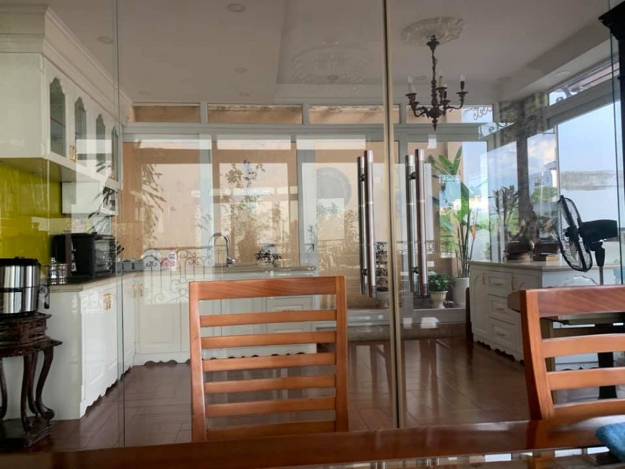 Cần bán tòa nhà mặt phố Trần Hưng Đạo 200 m2 x 7T x12m MT 150 tỷ dòng tiền 4 tỷ/năm