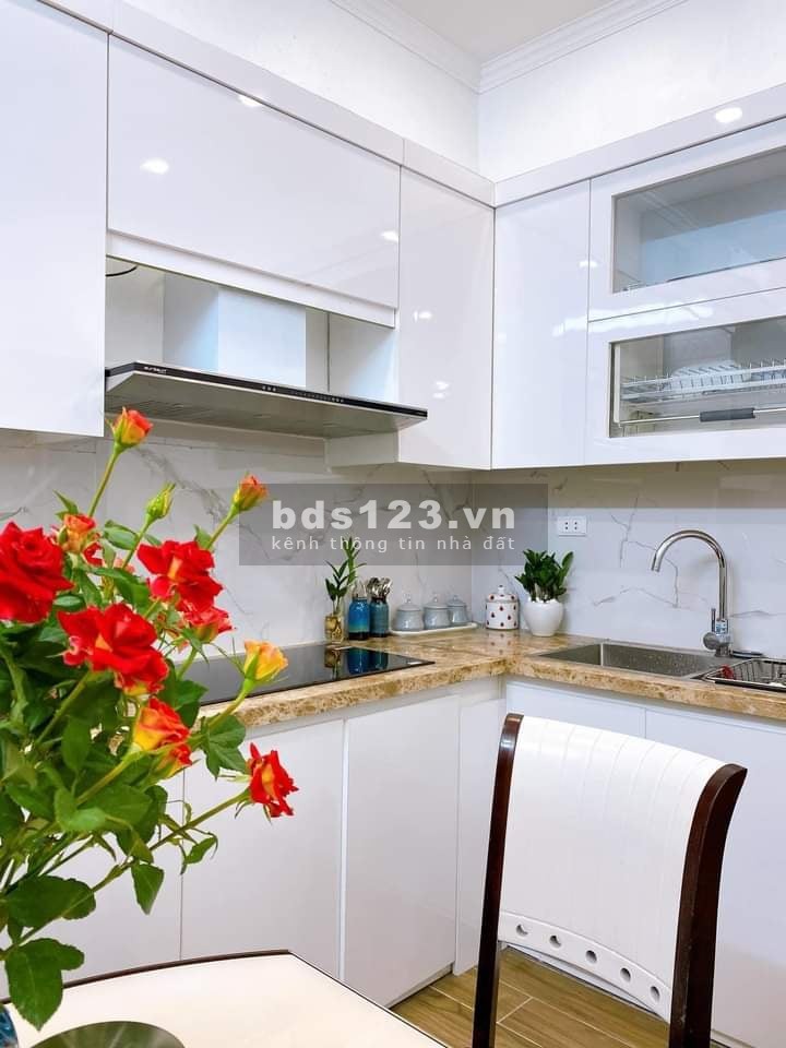Bán nhà quận Đống Đa phố Hào Nam dt 40m2, 4 tầng, lô góc, giá bán chỉ 4.3 tỷ