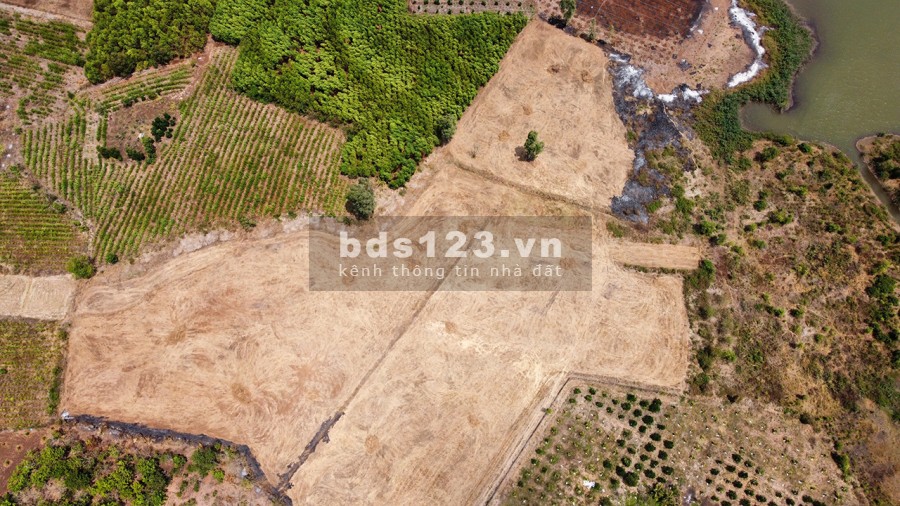 Đất mặt tiền hồ Suối Môn, Xe hơi vào tận nơi, View đẹp, Giá rẻ, Sổ đỏ, giá thoả thuận