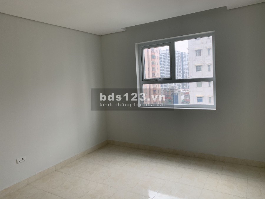 Cho thuê chung cư Ban cơ yếu Lê Văn Lương 3 phòng ngủ, 124m2, đồ cơ bản, 11.5 triệu. LH 0377983070