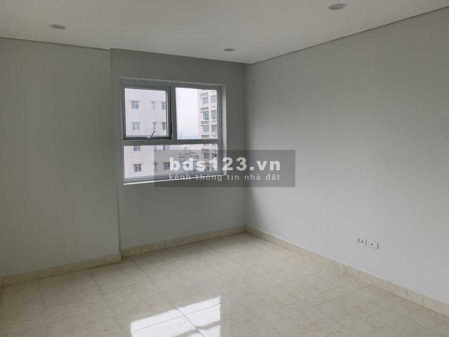 Cho thuê chung cư Ban cơ yếu Lê Văn Lương 3 phòng ngủ, 124m2, đồ cơ bản, 11.5 triệu. LH 0377983070
