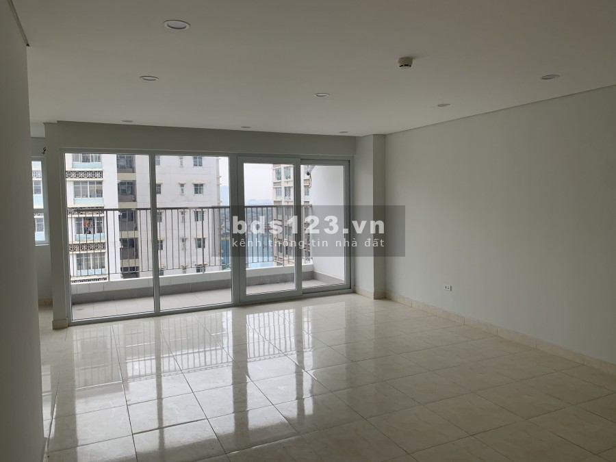 Cho thuê chung cư Ban cơ yếu Lê Văn Lương 3 phòng ngủ, 124m2, đồ cơ bản, 11.5 triệu. LH 0377983070