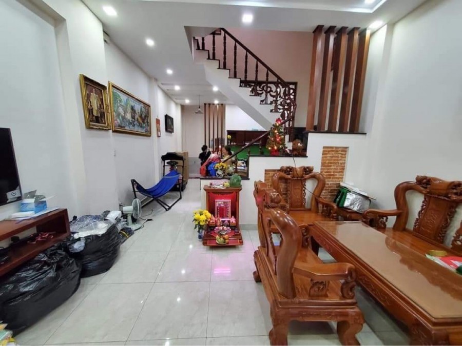 Bán nhà mặt tiền 10x30m đường Cao Bá Nhạ Quận 1 giá bán chỉ 99 tỷ