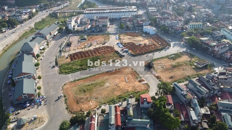 Kim Tân Golden Place cần bán nhanh shophouse đối diện chợ Kim Tân, sổ đỏ vĩnh viễn