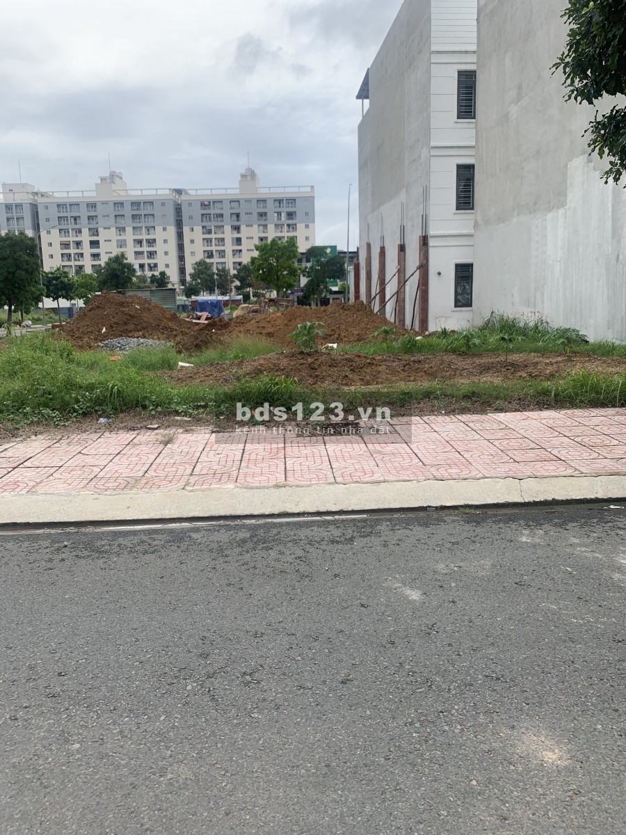 Bán gấp lô đất diện tích 80m2 Hòa Phú giá bán 670 triệu, sổ chinh chủ