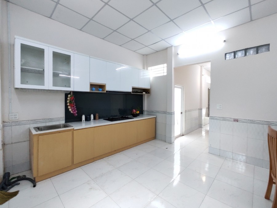 Bán nhà cấp 4 có sẳn nội thất ngay trung tâm Ninh Kiều. Giá nhà như giá đất