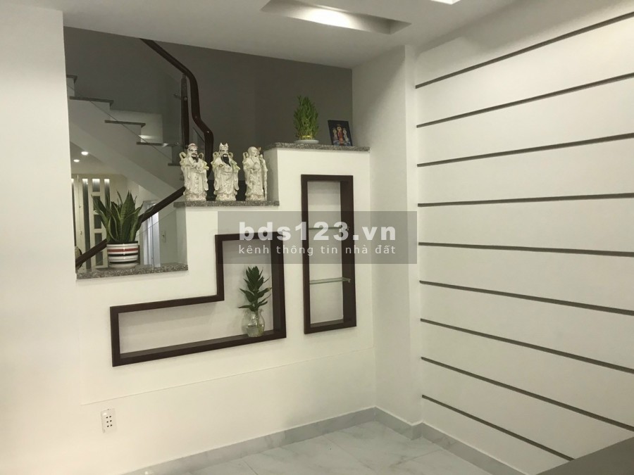 Cho Thuê Nhà Phạm Văn Hai, Quận Tân Bình, diện tích 5x20, đúc 3 lầu