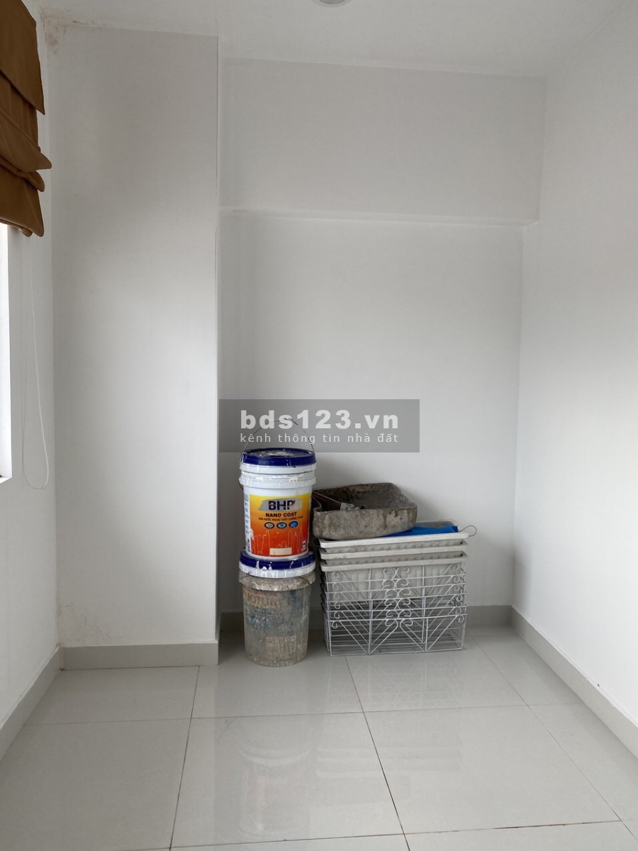 Nhà phố mặt tiền Đất Thánh gần chợ Tân Bình, giá bán 12.4 tỷ, xe ra vào tránh nhau thoải mái