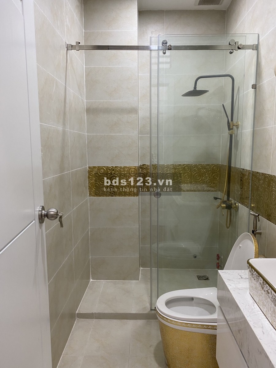 Nhà phố mặt tiền Đất Thánh gần chợ Tân Bình, giá bán 12.4 tỷ, xe ra vào tránh nhau thoải mái
