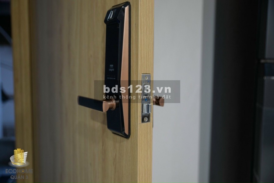 Cần bán căn hộ ngay trung tâm quận 3, view nhìn ra tòa nhà Viettel bao đẹp giá chỉ 1 tỉ 8