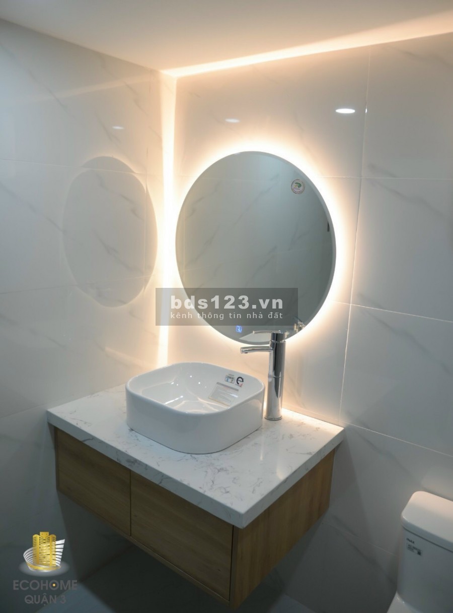 Cần bán căn hộ ngay trung tâm quận 3, view nhìn ra tòa nhà Viettel bao đẹp giá chỉ 1 tỉ 8