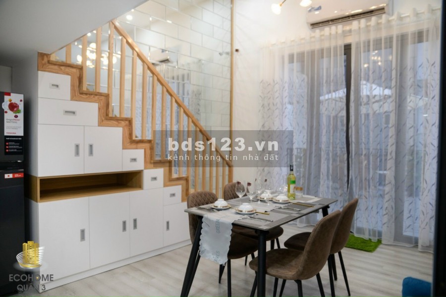 Cần bán căn hộ ngay trung tâm quận 3, view nhìn ra tòa nhà Viettel bao đẹp giá chỉ 1 tỉ 8