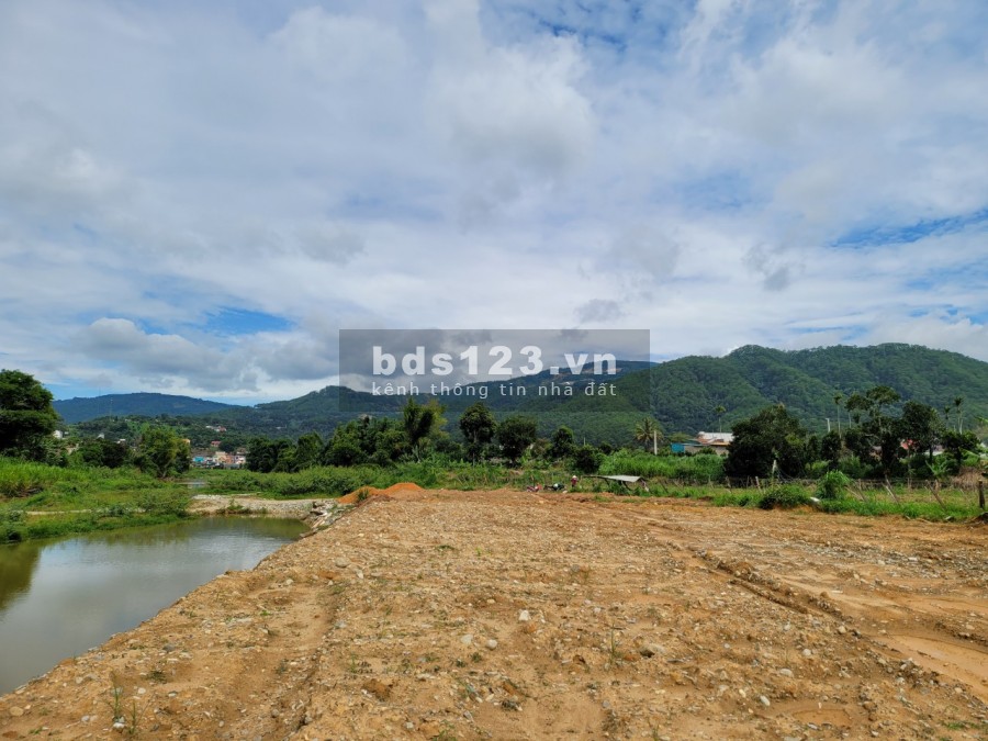 Bán đất kèm nhà đất view sông Đa Nhim, thị trấn Dran, phù hợp để đầu tư nghỉ dưỡng
