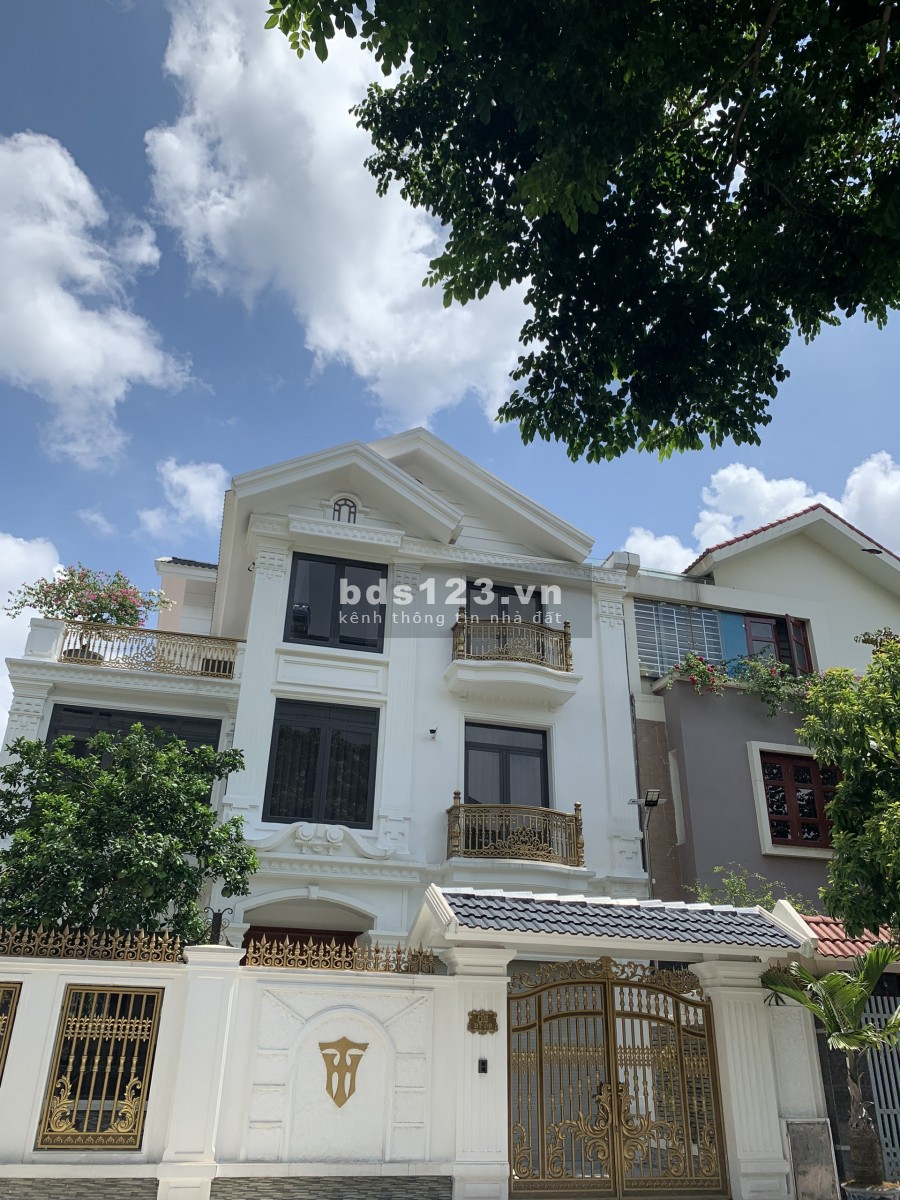 Bán biệt thự mặt phố Vệ Hồ 226mx4T MT 10.5m view hồ độc bản Tây Hồ 0969040000