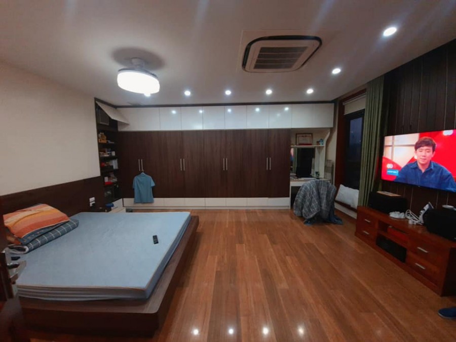 Bán nhà MP Nguyễn Chí Thanh dt 85m2 5 tầng mt 8m hơn 20tỷ Hiếm Kinh Doanh