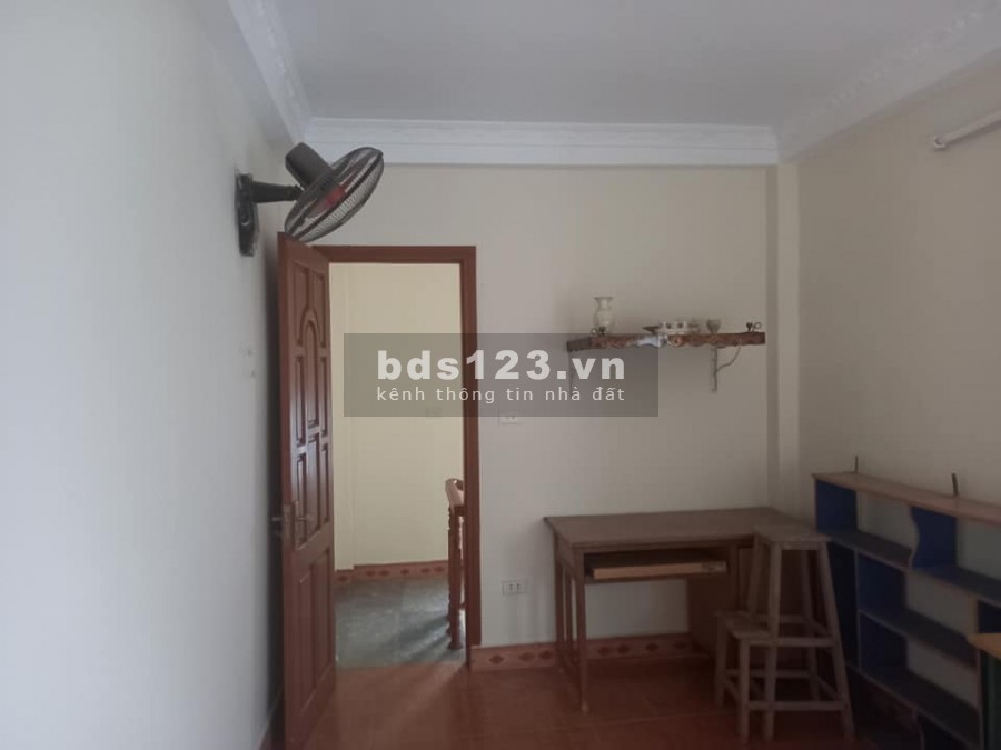 Bán nhà Lê Văn Lương ngõ nông,nhà khung bê tông DT 25m x 5 tầng giá chỉ 2.36 tỷ