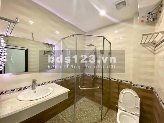Bán nhà nguyên căn Doan Kê Thiện dt 46m2, 5 tầng, giá 4.5 tỷ vị trí cực đẹp, sổ đỏ