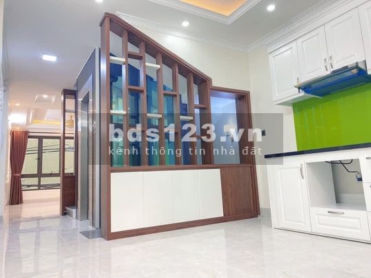 Bán nhà nguyên căn Doan Kê Thiện dt 46m2, 5 tầng, giá 4.5 tỷ vị trí cực đẹp, sổ đỏ