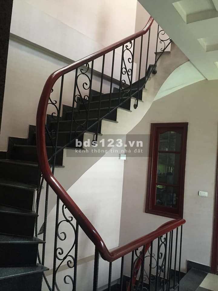 BÁN Nhà Tây Hồ Lạc Long Quân Võng Thị Thang Máy Văn Phòng giá 12 tỷ, dt 80m2