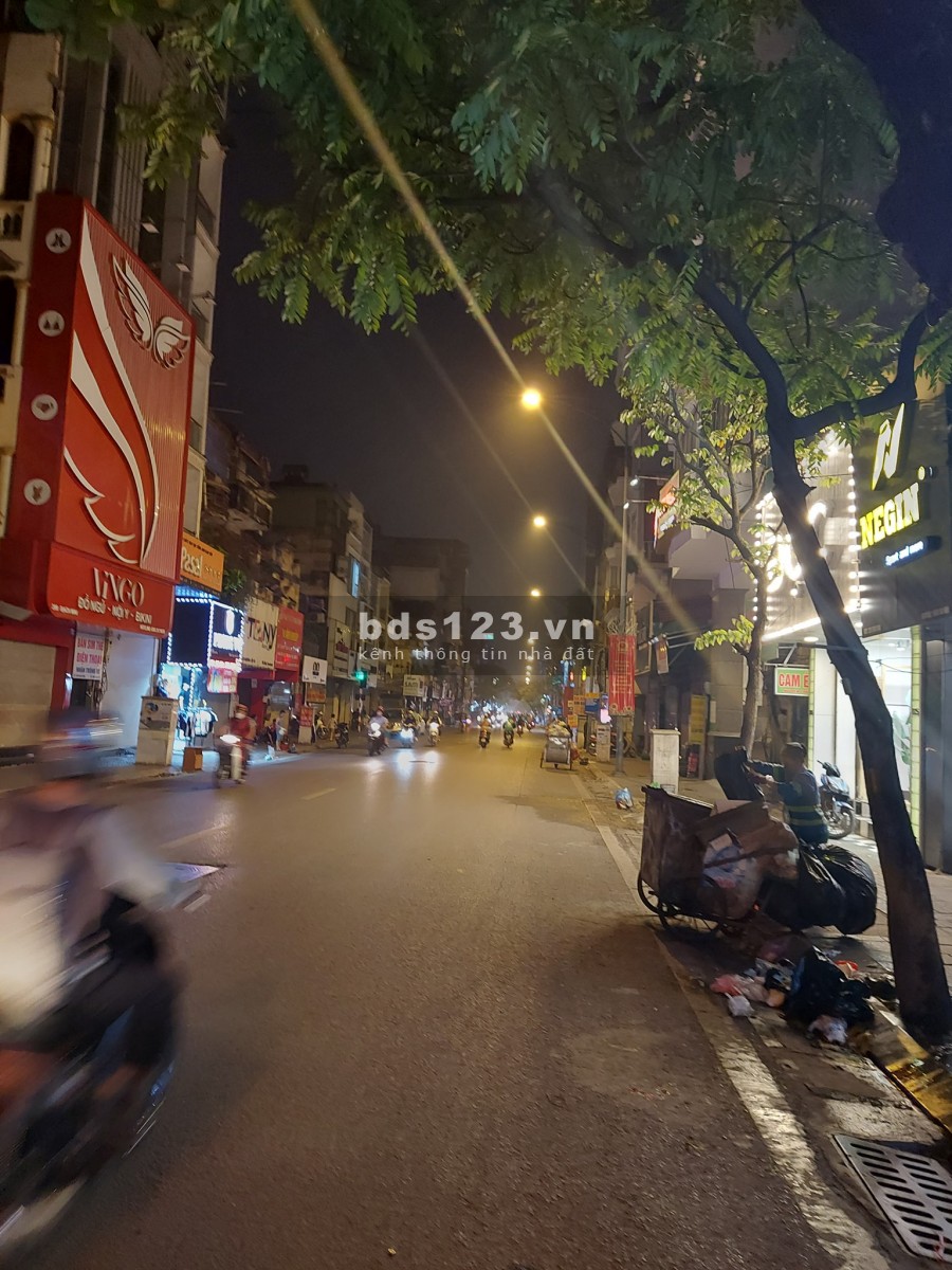 Bán nhà nguyên căn Trần Đại Nghĩa, 15m ra phố, dt 33m2, giá bán 2.2 tỷ, sổ đỏ