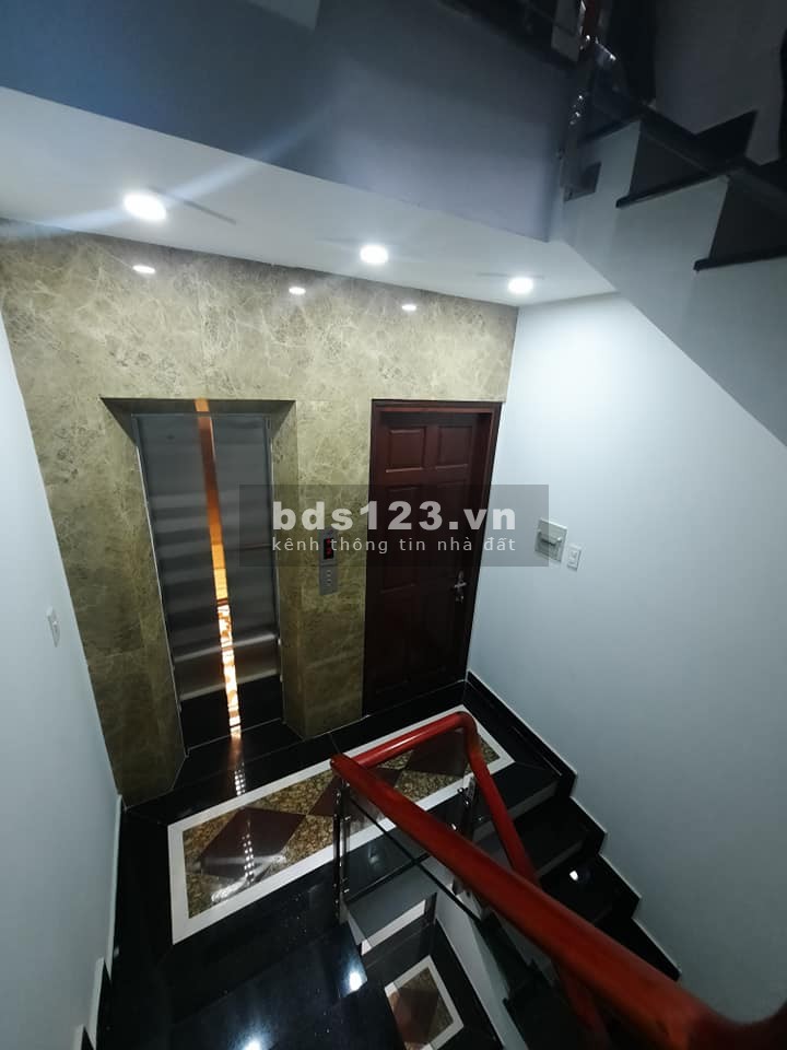 Nhà mặt tiền đường siêu hiếm bán Phường 2 Tân Bình sát sườn sân bay, giá 22.5 tỷ