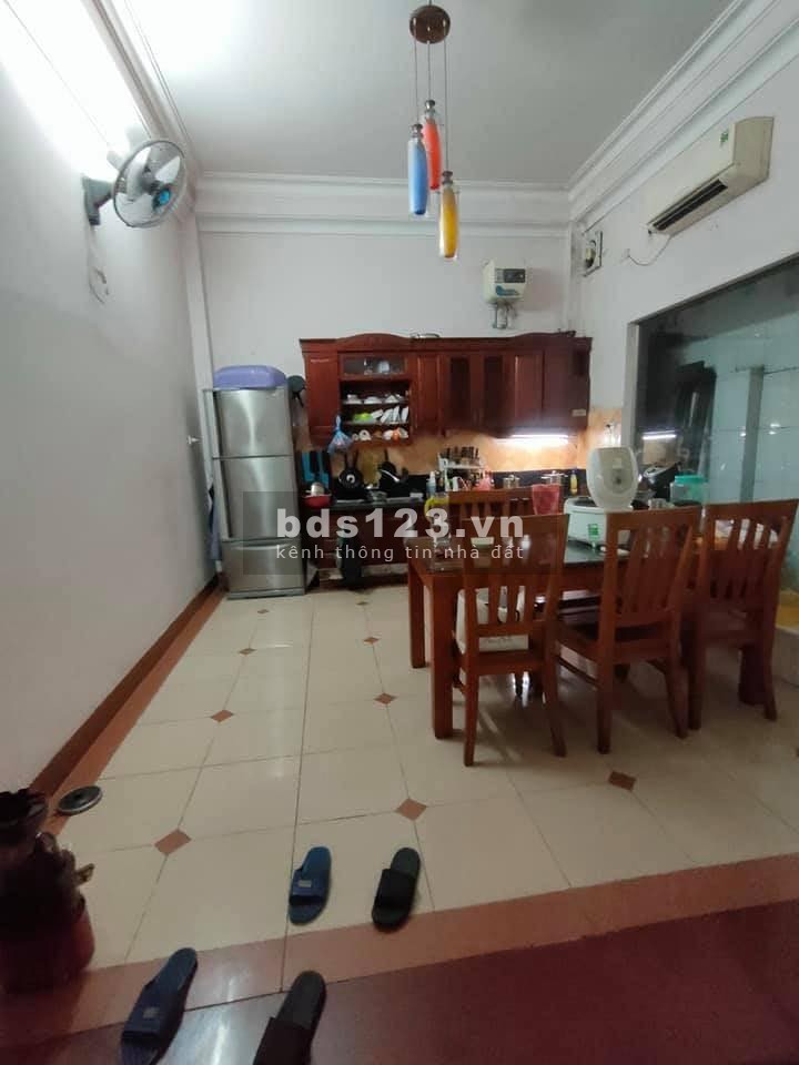 Bán nhà số 21 Quan Hoa diện tích sử dụng 65m2, 4 tầng mt 4.7m. Giá 6.4 tỷ cực đẹp