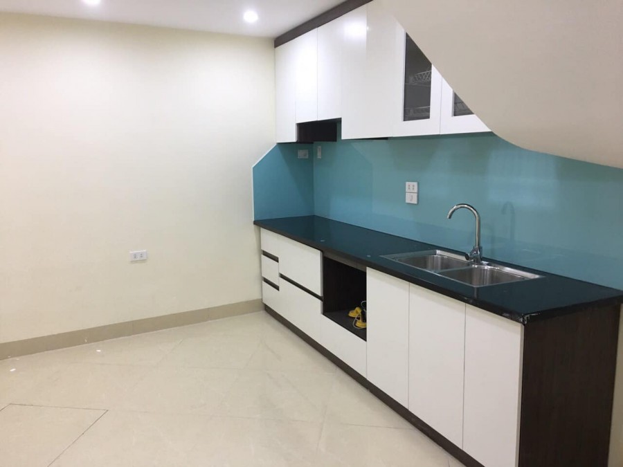 Bán nhà dt 54m2, Lĩnh Nam chia lô quân đội, ô tô vào nhà chỉ 3.9 tỷ, vị trí đẹp nhất khu khu vực