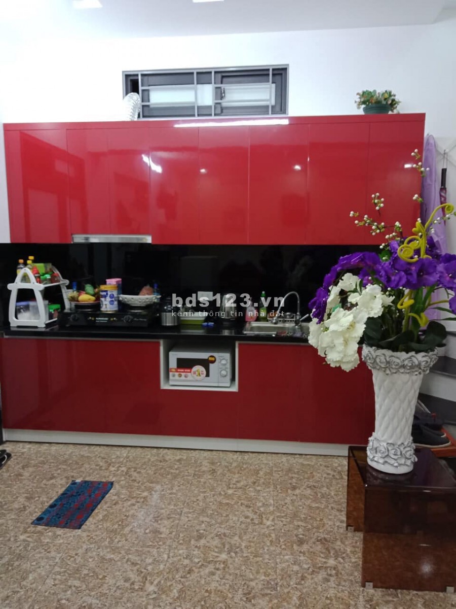 Bán gấp nhà ngõ 678 Đường La Thành, Q.Ba Đình, 39.2m2x3 tầng. Nhỉnh 2 tỷ.