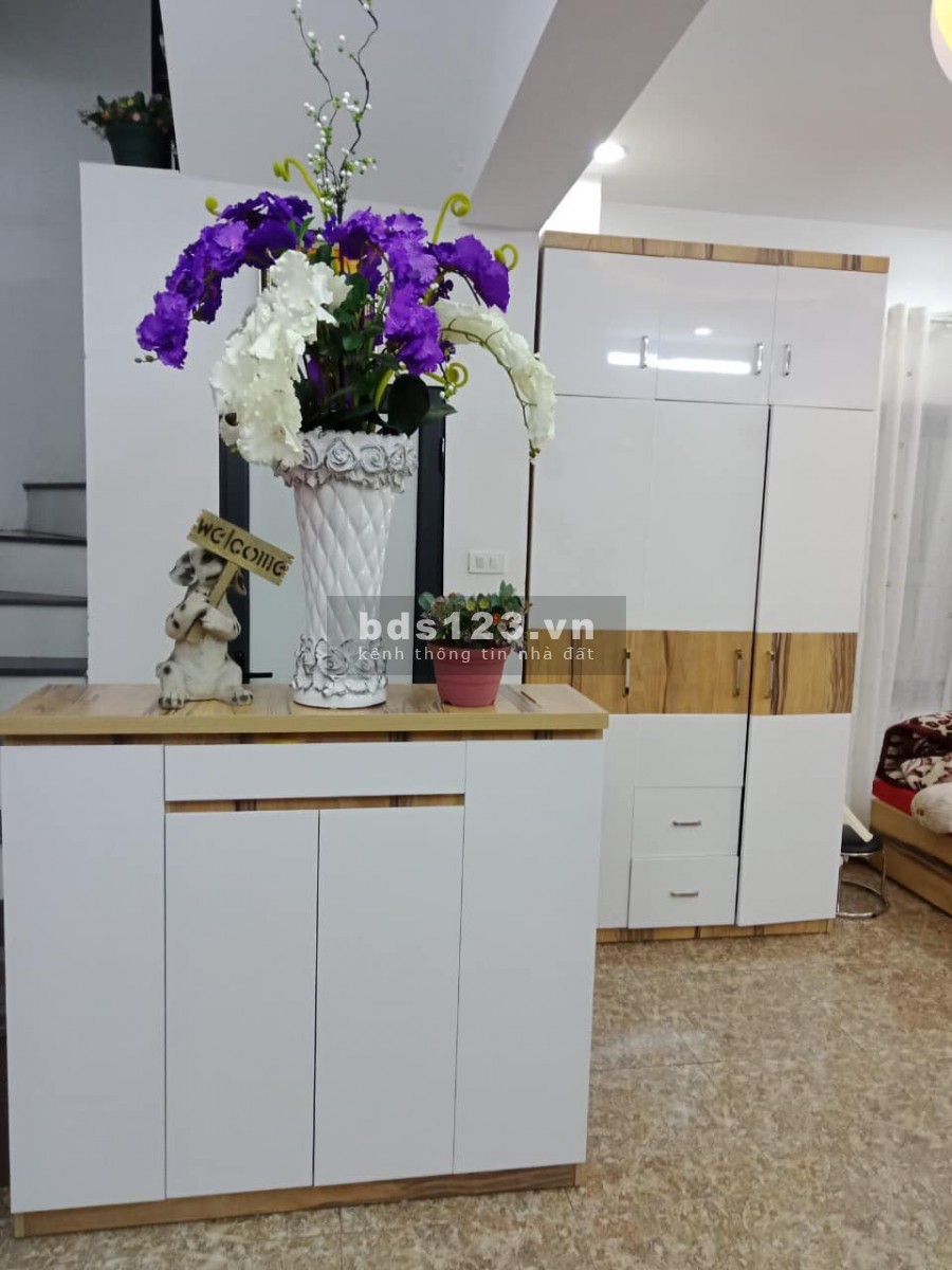 Bán gấp nhà ngõ 678 Đường La Thành, Q.Ba Đình, 39.2m2x3 tầng. Nhỉnh 2 tỷ.