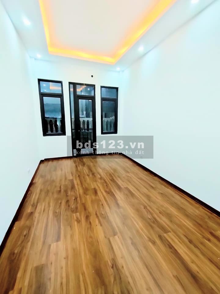 Nhà 87 Tam Trinh, ngõ 3 gác 50m ra ô tô dt 33m2, 5 tầng đúc, mt 4m, giá bán 2.95 tỷ