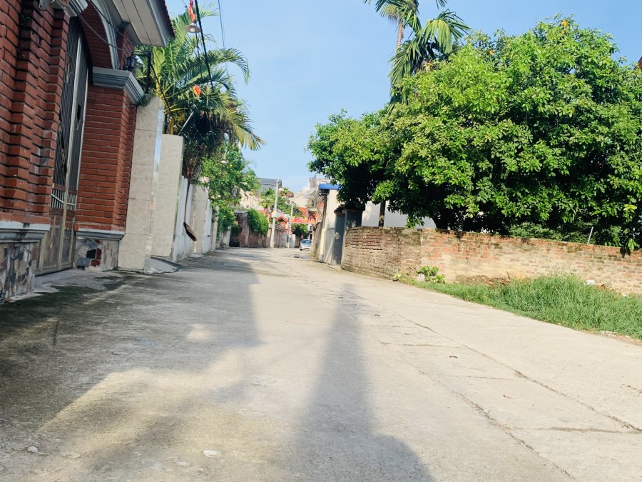 Bay siêu gấp mảnh đất diện tích 92m2 Thái Phù đường oto tránh gần chợ