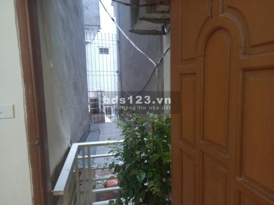 Bán nhà Lê Văn Lương ngõ nông,nhà khung bê tông DT 25m x 5 tầng giá chỉ 2.36 tỷ