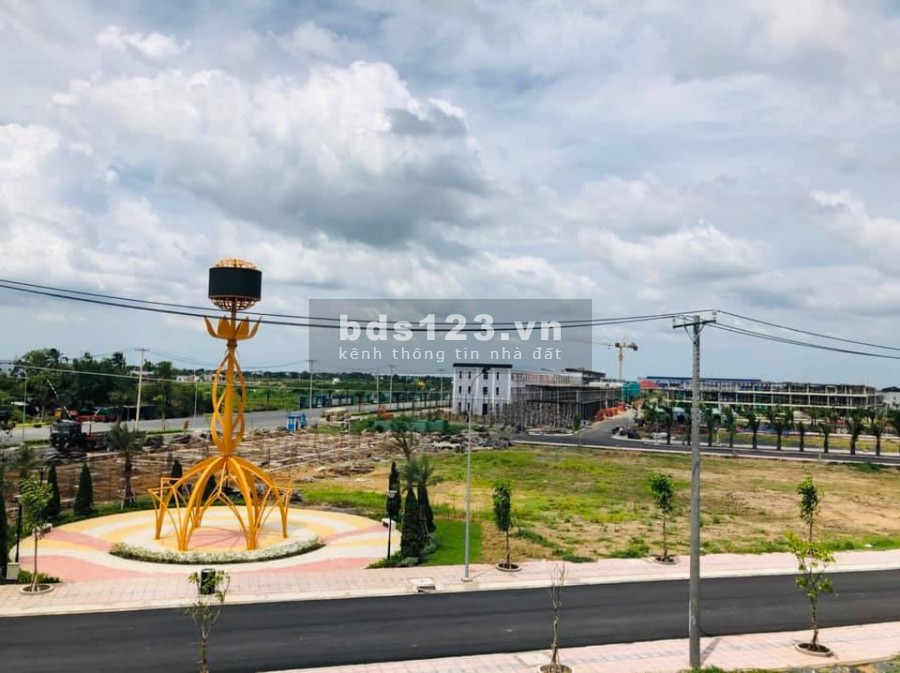 Bán Shophouse xây sẵn 1 trệt 2 lầu+tum, sổ hồng riêng, gần An Phú Tây, Bình Chánh
