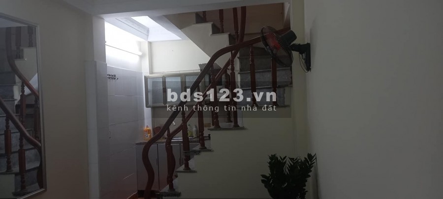 Bán nhà Lê Văn Lương ngõ nông,nhà khung bê tông DT 25m x 5 tầng giá chỉ 2.36 tỷ