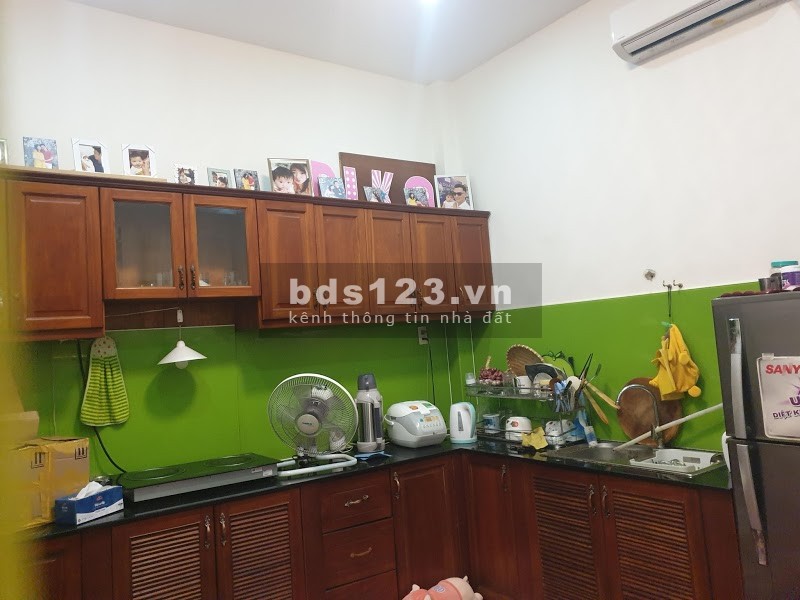 Bán nguyên căn đường Huỳnh Tấn Phát, Quận 7, dt 61m2, 3 tầng giá bán 4.8 tỷ
